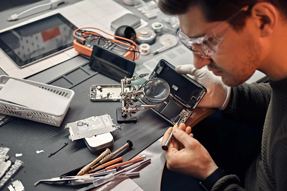 Comprehensive Tablet Repair Services - 爱游戏