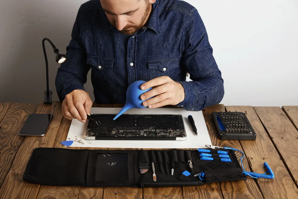 Comprehensive Tablet Repair Services - 爱游戏